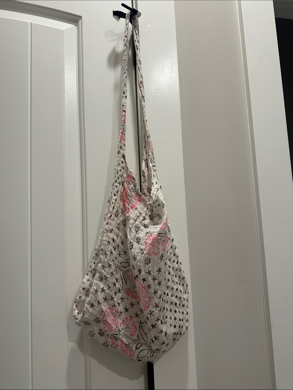 Lightweight Floral Dot Shoulder Bag in Cream and Pink